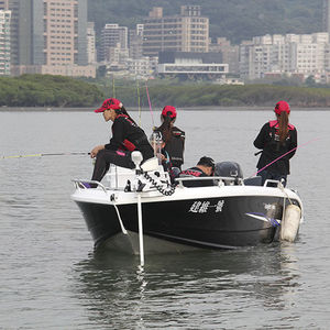 bay boat hors-bord / à console latérale / de pêche sportive / max. 5 personnes