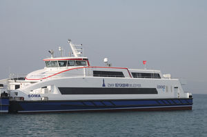 ferry à passagers catamaran 1