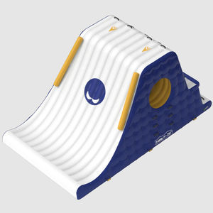 jeu aquatique mur d'escalade