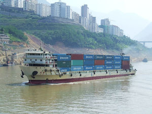 cargo porte-conteneurs 1