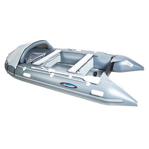 bateau pneumatique hors-bord