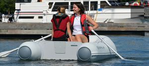 bateau pneumatique hors-bord 1