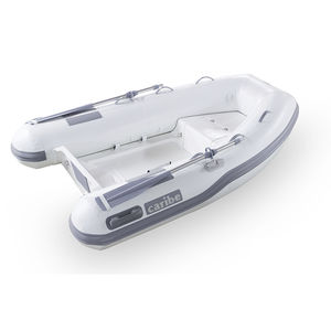 bateau pneumatique hors-bord