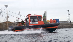 bateau de surveillance 1