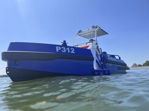 bateau de surveillance 1