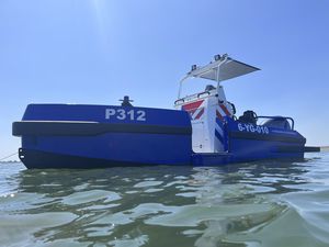 bateau de surveillance 1
