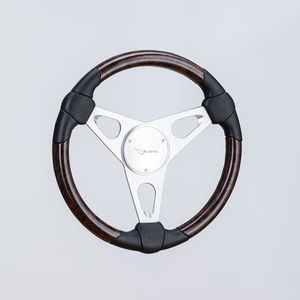 volant enduit polyuréthane pour bateau à moteur 1