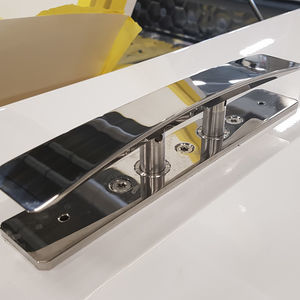 taquet d'amarrage pour bateau