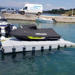 ponton flottant / modulable / pour amarrage à sec de jet-ski / pour marina