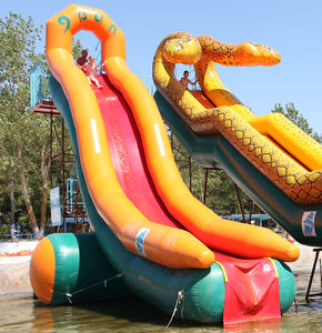 jeu aquatique toboggan