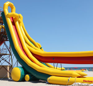jeu aquatique toboggan