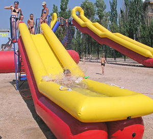 jeu aquatique toboggan