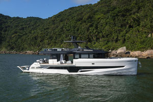 motor-yacht de croisière / à fly / open / 4 cabines