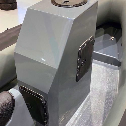 Console de pilotage pour bateau pneumatique - C42  - Tornado Boats International ApS - centrale