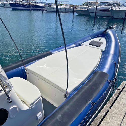 Armoire de stockage pour bateau pneumatique - Tornado Boats International ApS - pour proue / sur mesure
