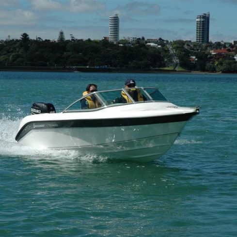 Runabout hors-bord - 440 ESPRITE XL - Buccaneer - à double console / de ski nautique / max. 4 personnes