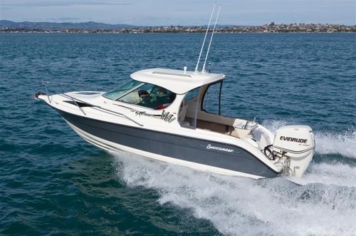 Cabin-cruiser hors-bord - 635 EXESS XL - Buccaneer - hard-top / à cockpit fermé / de pêche sportive