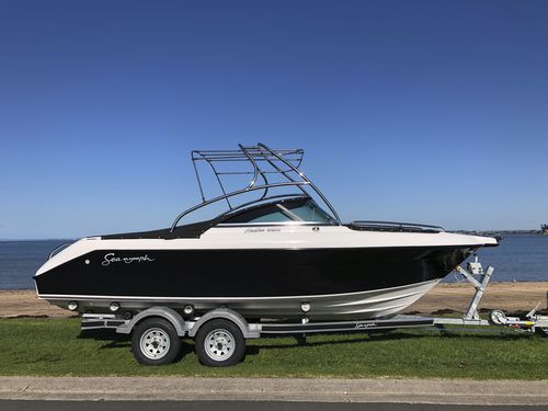 Day-cruiser hors-bord - Hustler 620 - Seanymph Boats - open / bow-rider / de pêche sportive