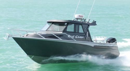Cabin-cruiser hors-bord - 750 MODELS - White Pointer Boats Ltd - hard-top / à cockpit fermé / de pêche sportive