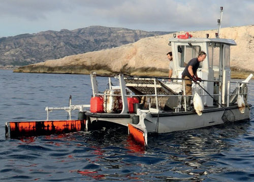 Bateau de travail - Waste Cleaner 83 - Efinor Sea Cleaner - barge de travail / bateau de récupération des hydrocarbures / barge de récupération des déchets
