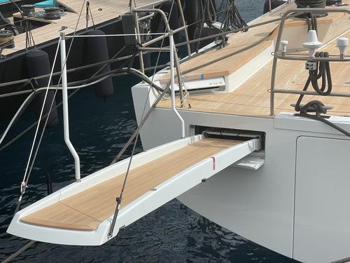 Passerelle pour yacht - D1.5 - CARBON EQUIPMENT ltd - escamotable / manuelle / en carbone