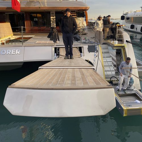 Passerelle pour yacht - D3 - CARBON EQUIPMENT ltd - télescopique / hydraulique / en carbone
