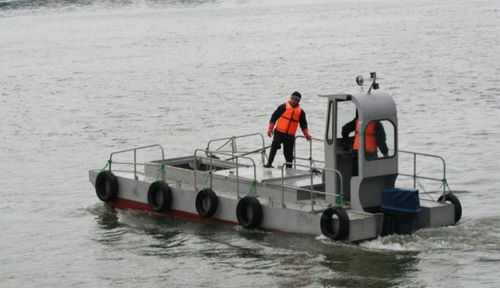 Bateau de service - 8m - marinnor - bateau antipollution / catamaran / hors-bord
