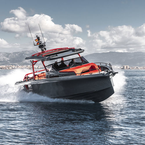 Vedette hors-bord - Shadow 1200 Sun-Top Phantom - Brabus Marine - trimoteur / soft-top / max. 12 personnes