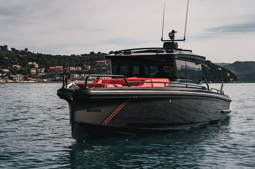 Vedette hors-bord - Shadow 1000 XC Cross - Brabus Marine - bimoteur / avec timonerie / rapide