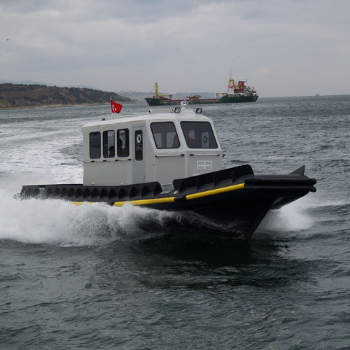 Bateau pour l'aquaculture - Şaftlı - akuakare - in-bord / en HDPE