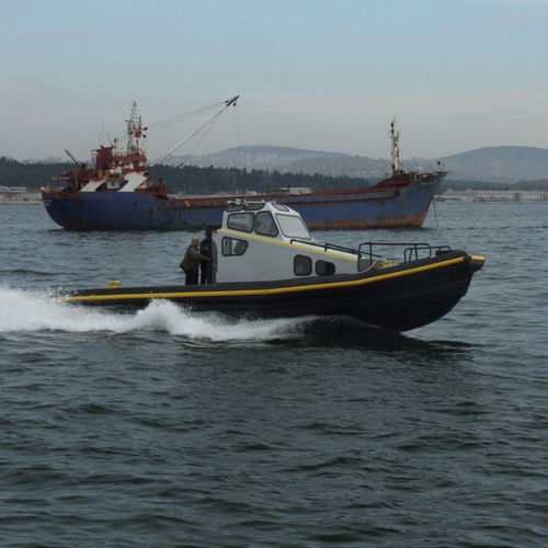 Bateau pour l'aquaculture - akuakare - in-bord hydrojet