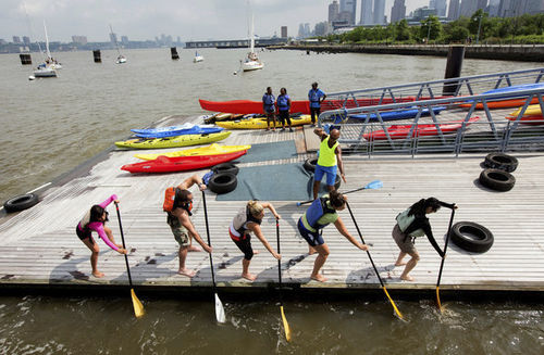 Ponton flottant - Pier 66 NYC - International Marine Floatation Systems, Inc. (IMFS) - d'amarrage / pour canoë-kayak / en béton