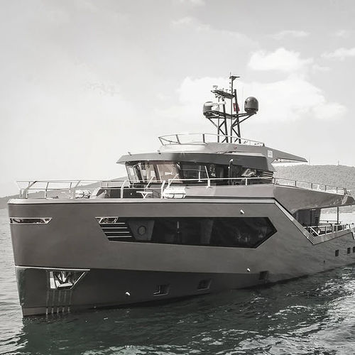 Motor-yacht de luxe de croisière - ROCK - EVADNE YACHTS - hard-top / à fly / 8 couchages