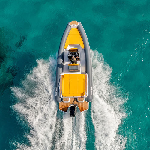 Bateau pneumatique hors-bord - R8 FB - RENIER - semi-rigide / à console centrale / max. 16 personnes