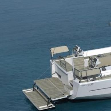 Plateforme avec moteur électrique - NOVAL - rétractable / pour sailing-yacht / en teck