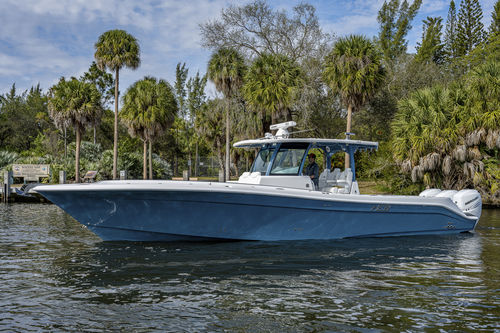 Vedette hors-bord - 39' SPECIALE - HCB Yachts - trimoteur / open / à console centrale