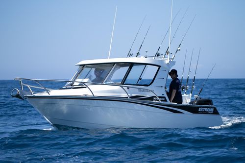 Bateau de pêche-promenade hors-bord - 745 GAME KING - Extreme Boats EU Ltd. - bimoteur / hard-top / en aluminium