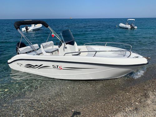 Coque open hors-bord - 57 Pro - Cantiere Nautica Trimarchi Srl - semi-rigide / à console centrale / max. 7 personnes