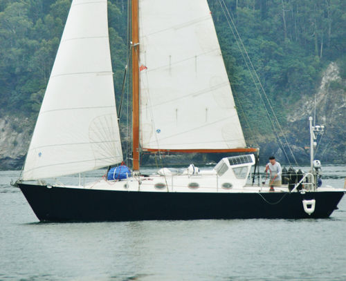 Voilier de croisière côtière - OUTREMER 33 - META YACHTS - 2 cabines / 6 couchages / 4 couchages