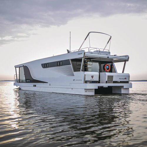Bateau maison catamaran - S51 line - Catamarans-HT - in-bord / électrique / à fly