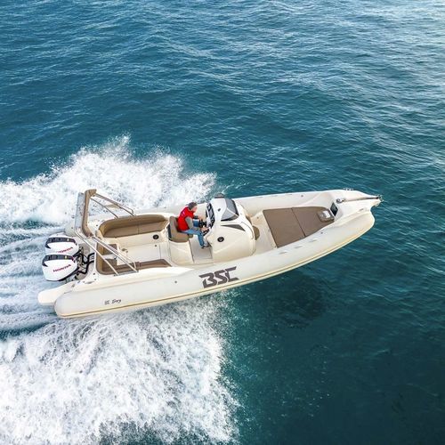 Bateau pneumatique hors-bord - 85 - BSC COLZANI srl - bimoteur / semi-rigide / à console centrale