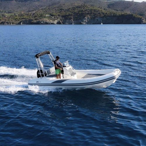 Bateau pneumatique hors-bord - 57 - BSC COLZANI srl - semi-rigide / open / à console latérale