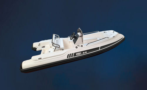 Bateau pneumatique hors-bord - 44  - BSC COLZANI srl - semi-rigide / open / à console latérale