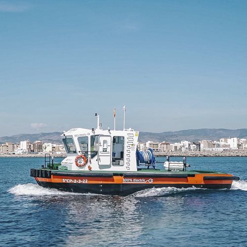bateau de travail - SYM NAVAL