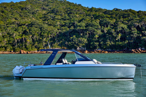 Vedette in-bord - V34 - Schaefer Yachts - hors-bord / bimoteur / soft-top