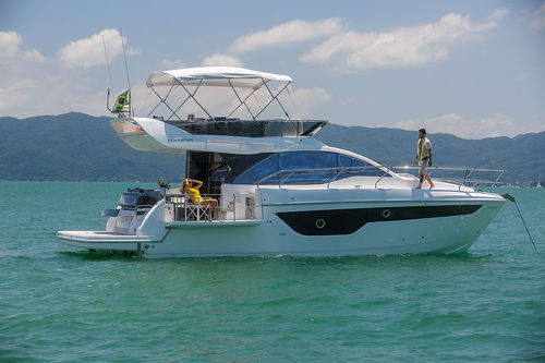 Vedette in-bord - 450 - Schaefer Yachts - bimoteur / à flybridge / max. 14 personnes