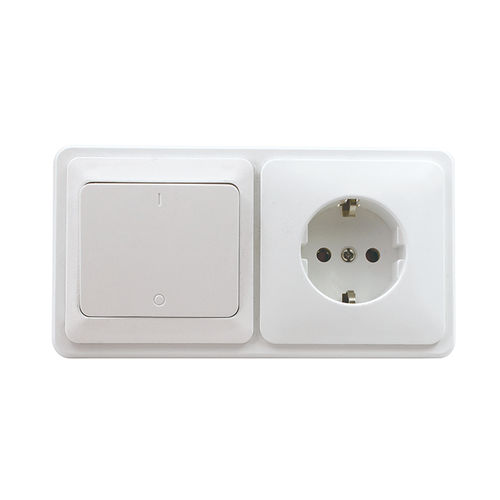 Prise électrique étanche pour navire - Zhejiang Bozhou Marine Electric Technology Co., Ltd. - pour bateau / femelle / avec capot de protection