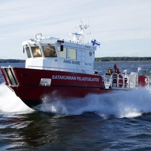 Bateau pompier - 1560 OSR - Kewatec - bateau de récupération des hydrocarbures / in-bord / en aluminium