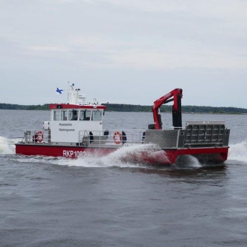 Bateau pompier - 1620 OSR - Kewatec - bateau de récupération des hydrocarbures / catamaran / hors-bord