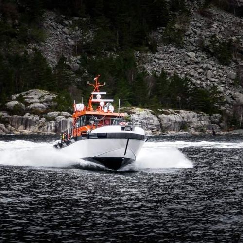 Bateau pilote - 1820  - Kewatec - stern-drive / en aluminium